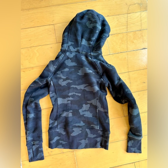 Lululemon Scuba Hoodie - Picture 4 of 7